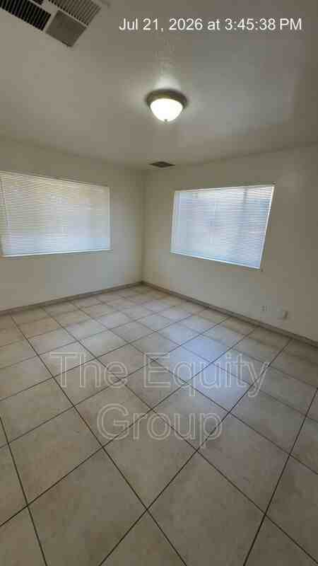 1220 N Conyer St - Photo 4 of 11