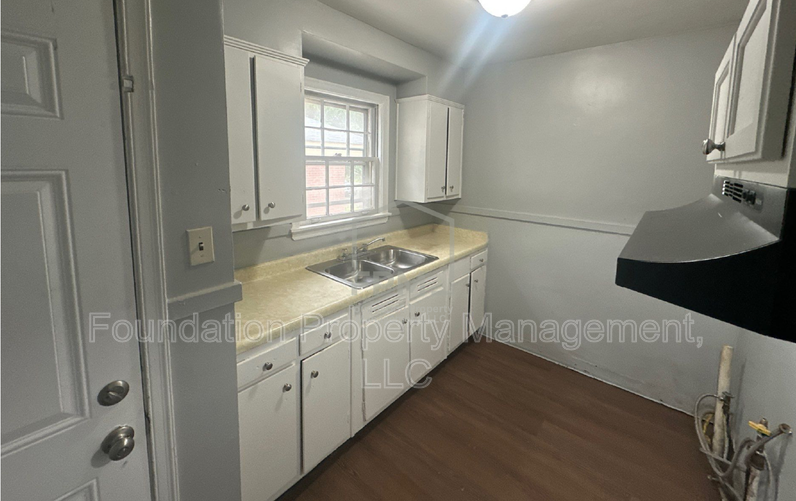 3326 Rosamond Ave - Photo 3 of 18