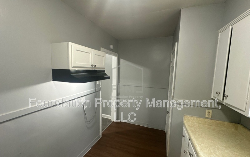 3326 Rosamond Ave - Photo 6 of 18