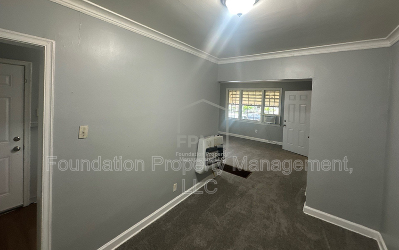 3326 Rosamond Ave - Photo 7 of 18