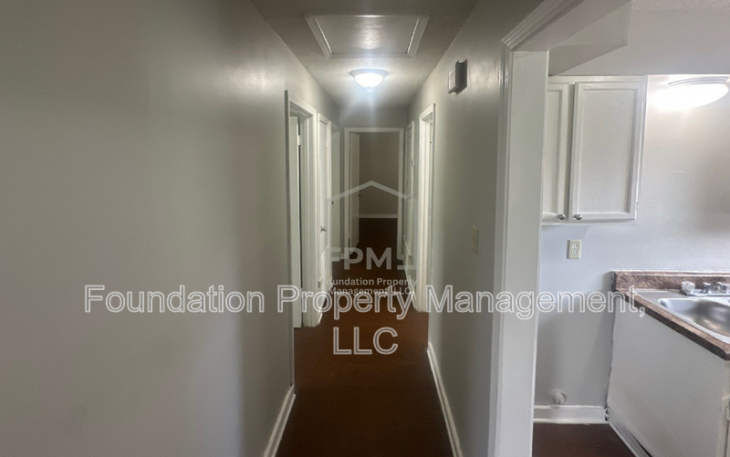 732 Tampa Ave - Photo 5 of 14