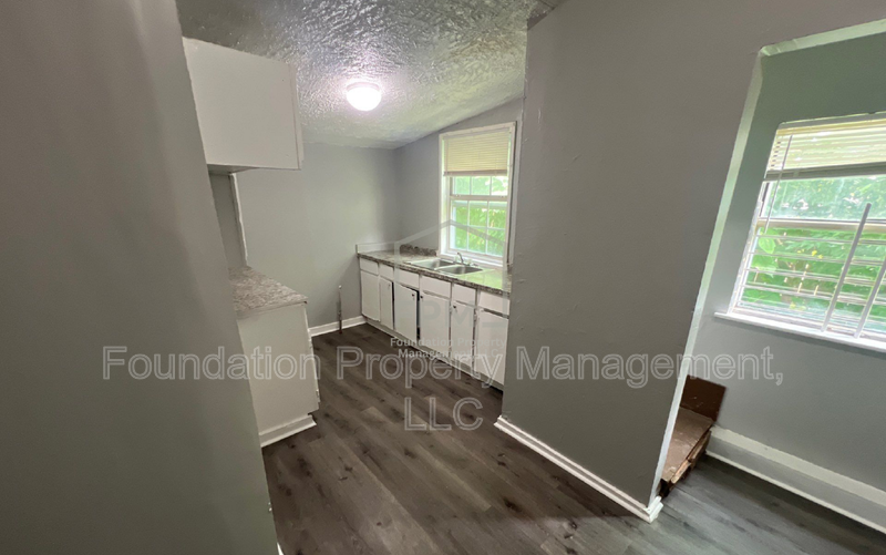 2632 Harvard Ave - Photo 4 of 12