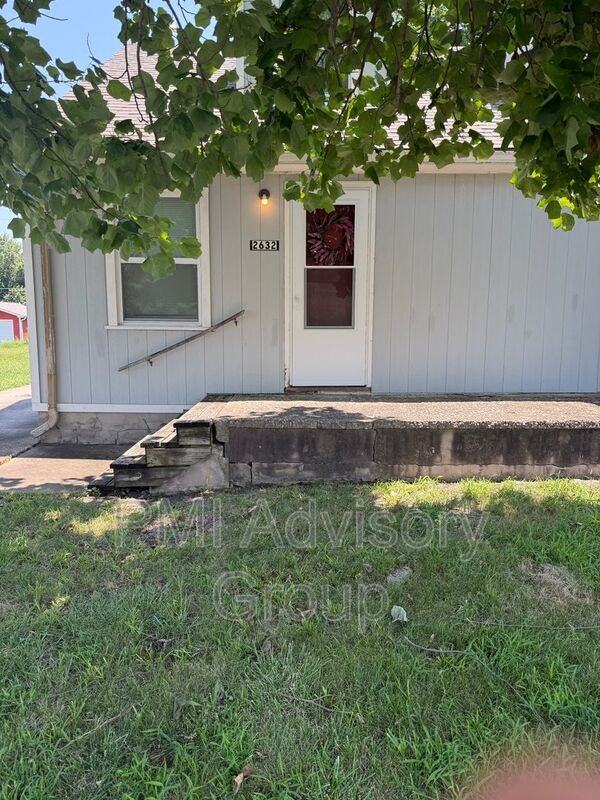 2632 Se Adams St - Photo 2 of 5