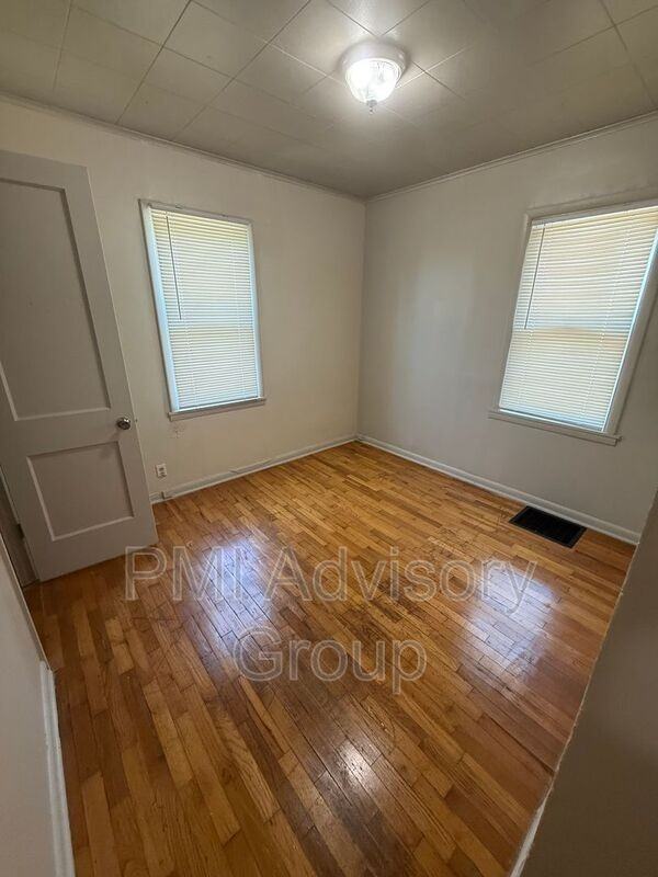 2632 Se Adams St - Photo 5 of 5