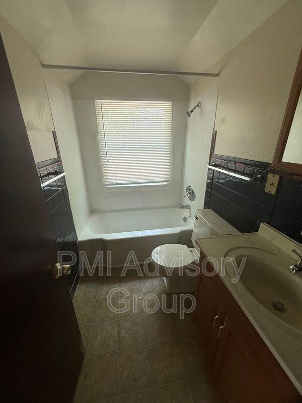2634 Se Adams St - Photo 5 of 8