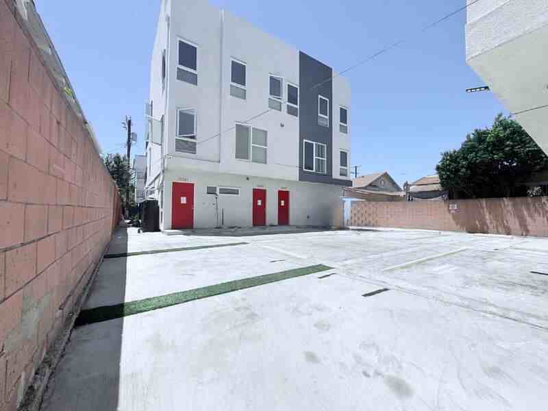 1258 Leighton Ave #B - Photo 2 of 40