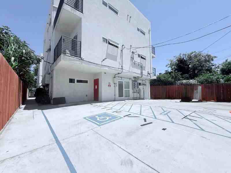 1258 Leighton Ave #B - Photo 4 of 40