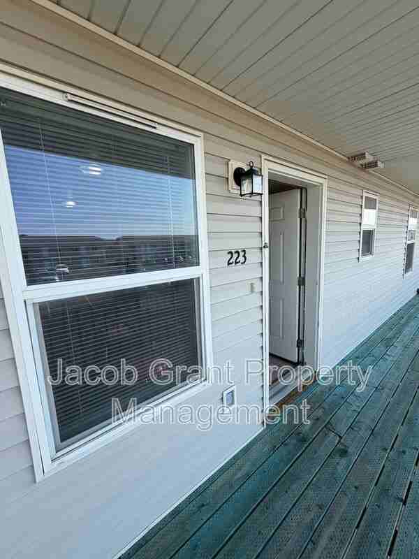 1378 Curlew Dr #223 - Photo 4 of 10
