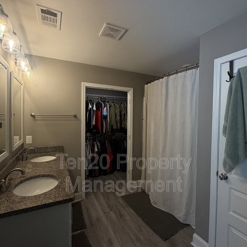 18 Vineyard Dr - Photo 7 of 12