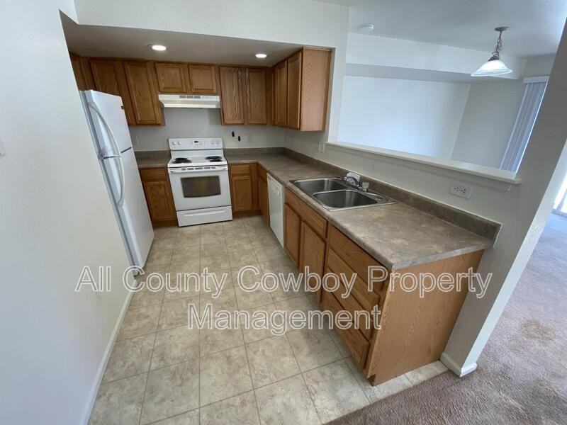 710 W 2nd St - Photo 2 of 13