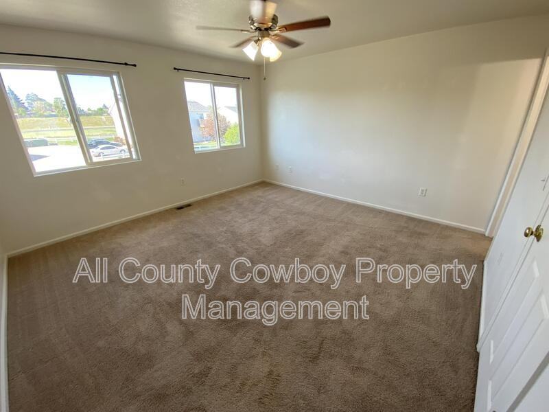 710 W 2nd St - Photo 6 of 13