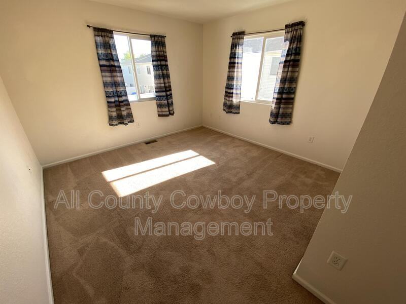 710 W 2nd St - Photo 7 of 13