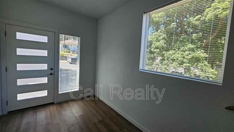 3811 E 12th Ave - Photo 3 of 26