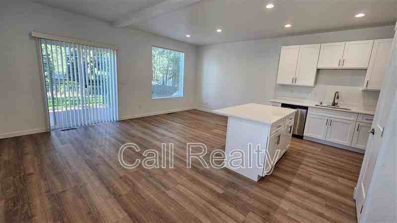3811 E 12th Ave - Photo 7 of 26
