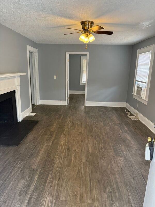 1127 West Blvd - Photo 2 of 7