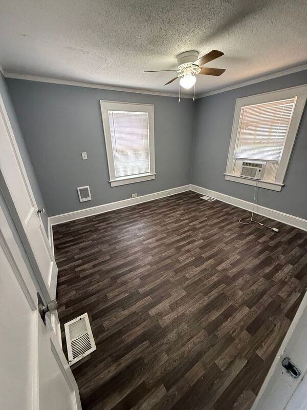 1127 West Blvd - Photo 5 of 7