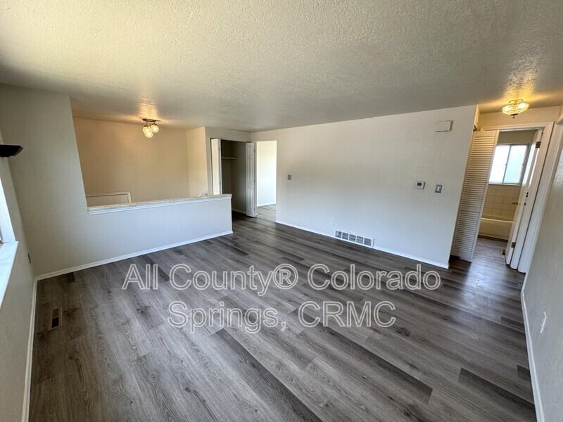 1237 Chiricahua Dr - Photo 2 of 28