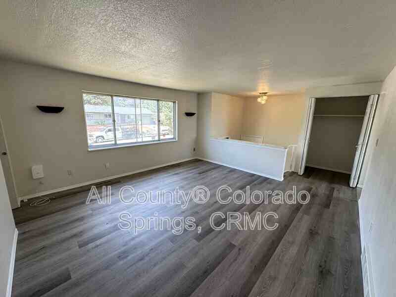 1237 Chiricahua Dr - Photo 6 of 28