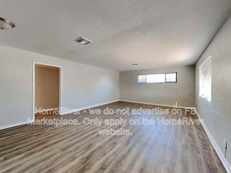2216 W Minnezona Ave - Photo 5 of 20