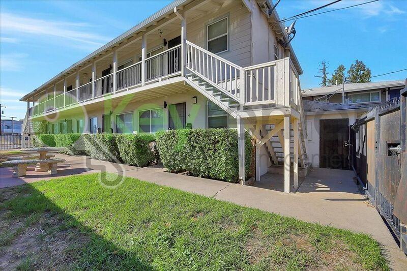 691 El Camino Ave #6 - Photo 6 of 9