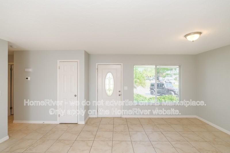 1628 Arizona Ave Ne - Photo 6 of 19