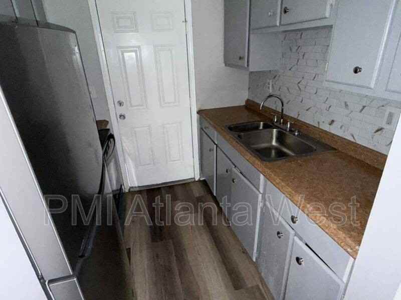 265 Lawton St Sw - Photo 2 of 6