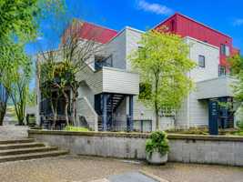 featured image of 720 Nw Naito Pkwy Apt D22