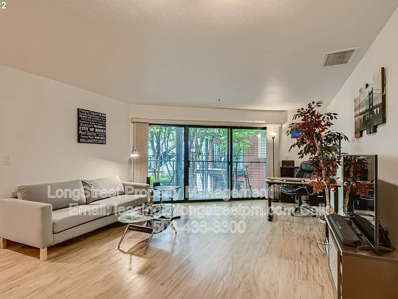720 Nw Naito Pkwy Apt D22 - Photo 2 of 25