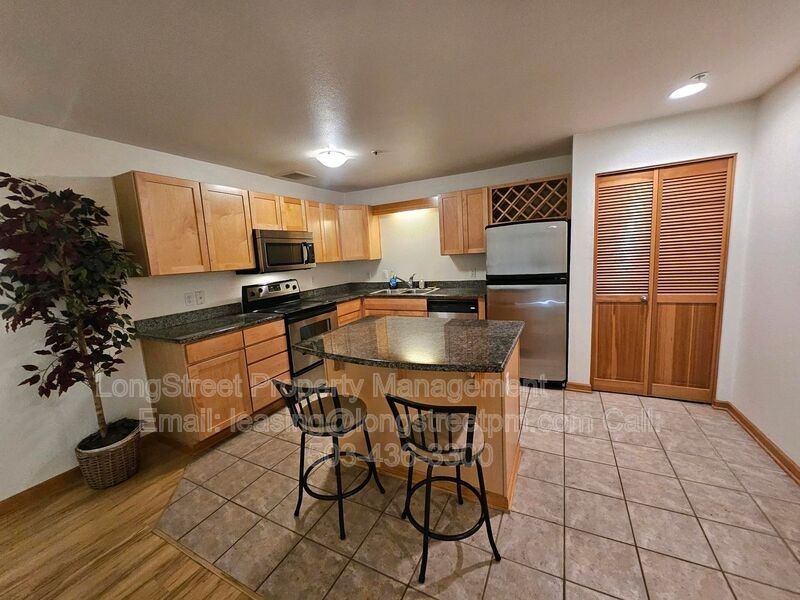 720 Nw Naito Pkwy Apt D22 - Photo 7 of 25