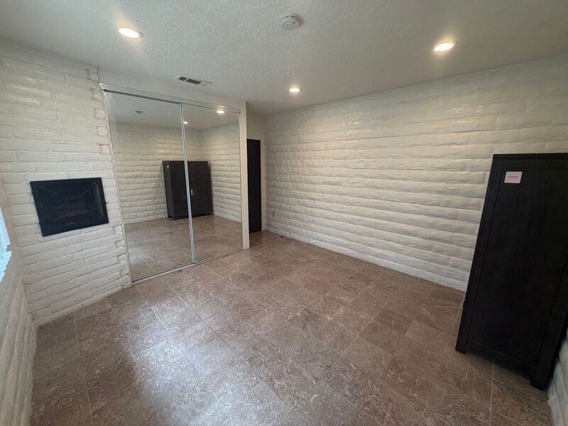 6088 De La Rosa Ln #3 - Photo 4 of 10