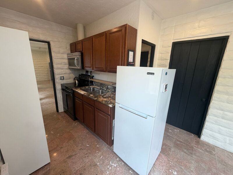 6088 De La Rosa Ln #3 - Photo 5 of 10
