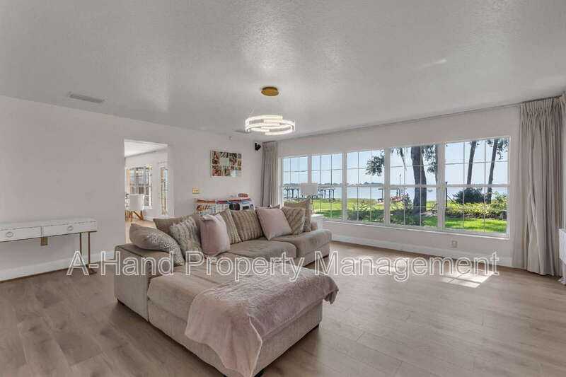 606 N Shore Dr - Photo 2 of 48