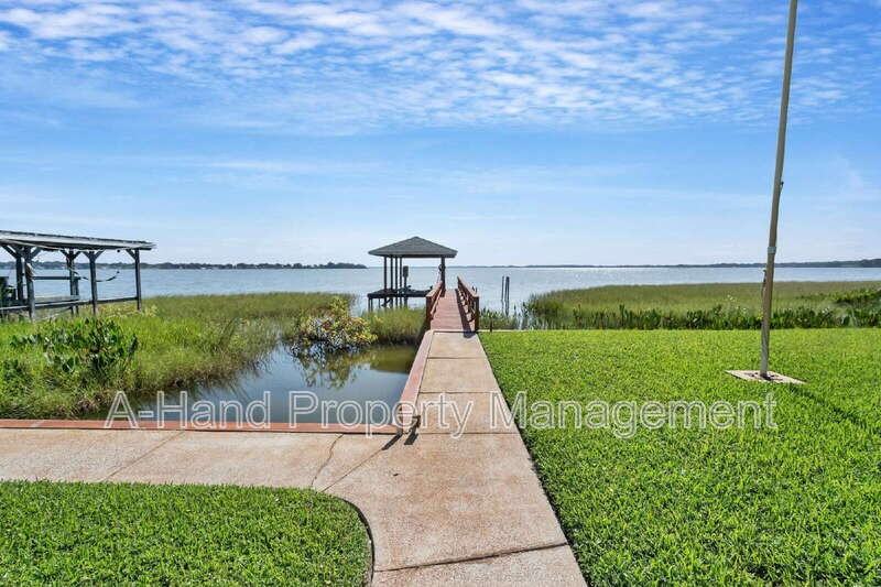 606 N Shore Dr - Photo 6 of 48