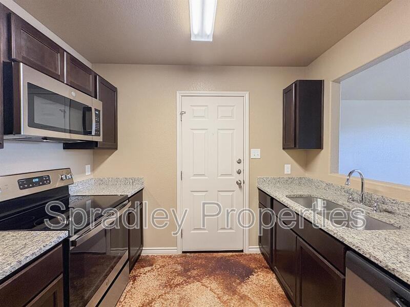 1008 Llano Ct Apt B - Photo 4 of 14