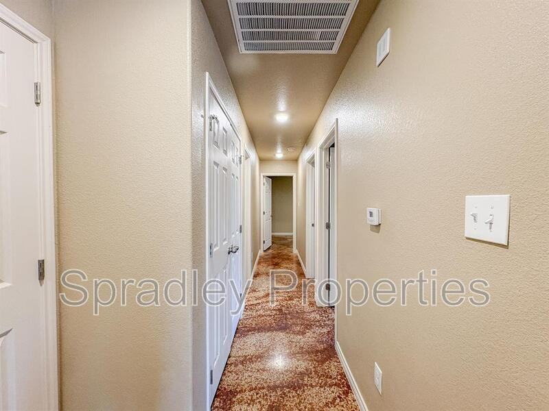 1008 Llano Ct Apt B - Photo 6 of 14