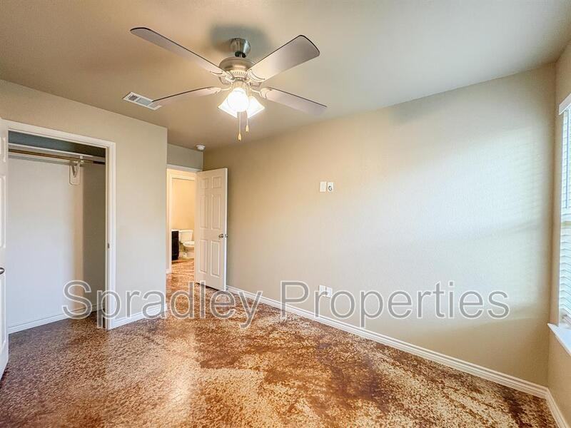 1008 Llano Ct Apt B - Photo 7 of 14