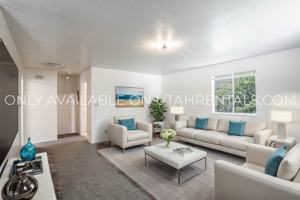 featured image of 131 E St #3