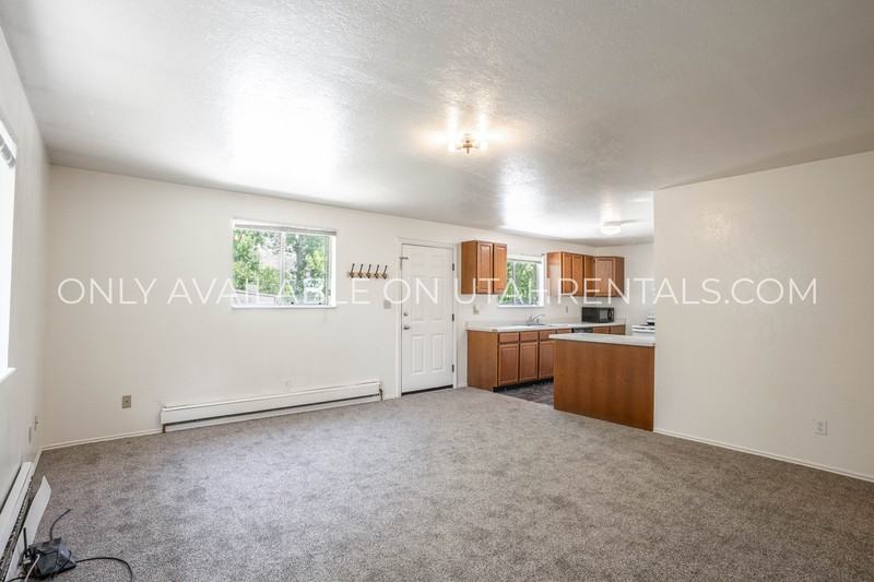 131 E St #3 - Photo 3 of 19