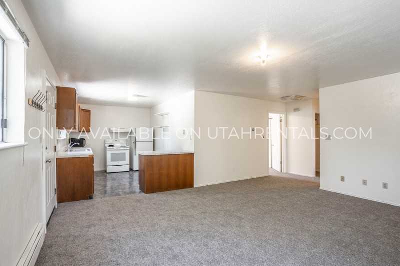 131 E St #3 - Photo 4 of 19