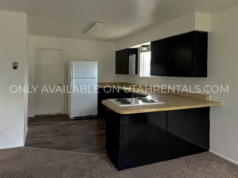 10 S Main St #C - Photo 2 of 15