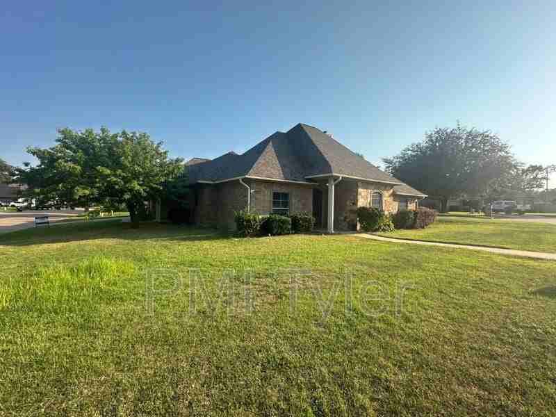 2 Baylee Dr