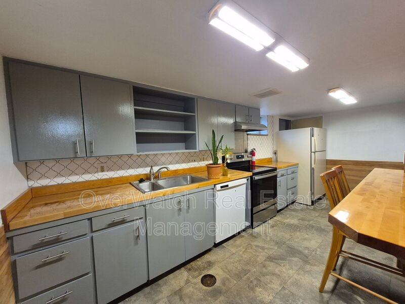 1403 Valarian St #B - Photo 4 of 11