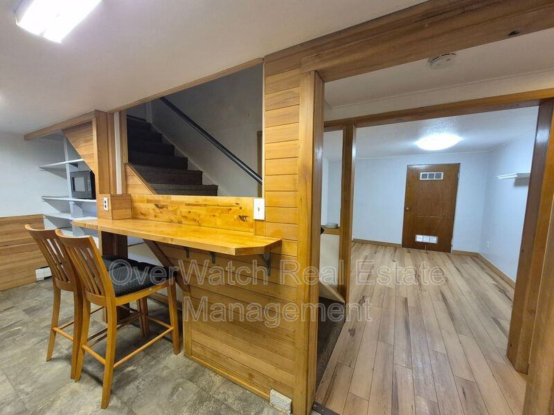 1403 Valarian St #B - Photo 5 of 11