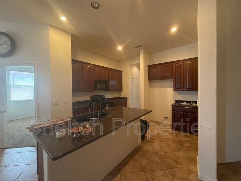 25207 W Centre Ave - Photo 4 of 16