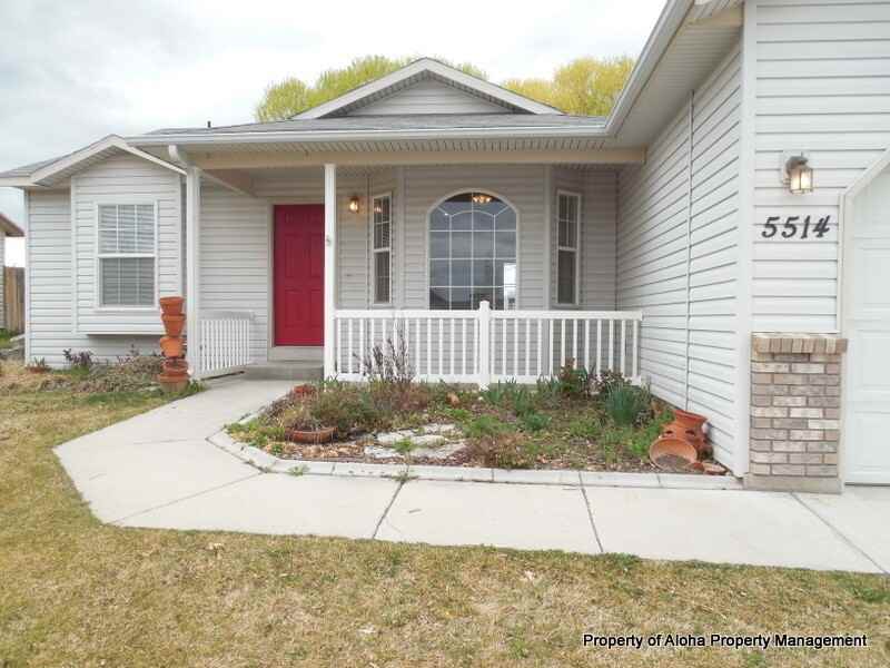 5514 Buckboard Ave - Photo 3 of 26