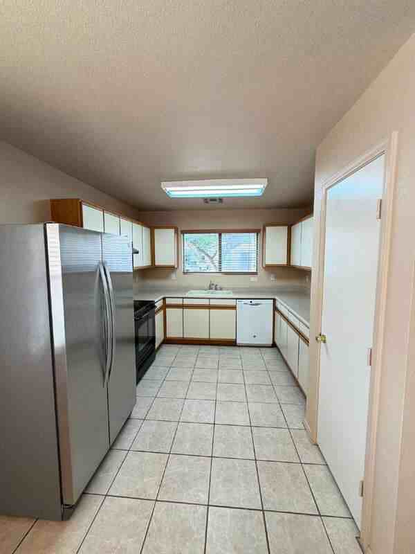 3937 S Illinois St - Photo 3 of 17