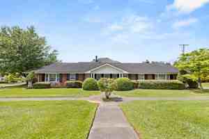 featured image of 801 Lester Harris Rd