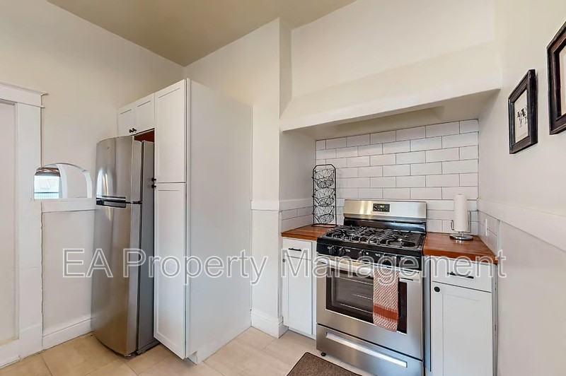 219 Stover Ave Sw - Photo 7 of 18