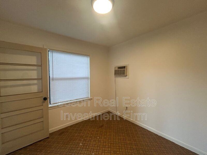 223 Justin Ave - Photo 3 of 20