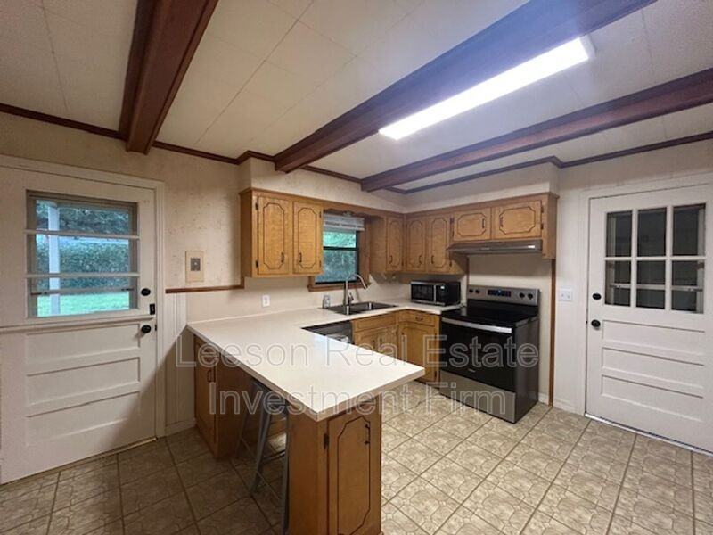 223 Justin Ave - Photo 7 of 20